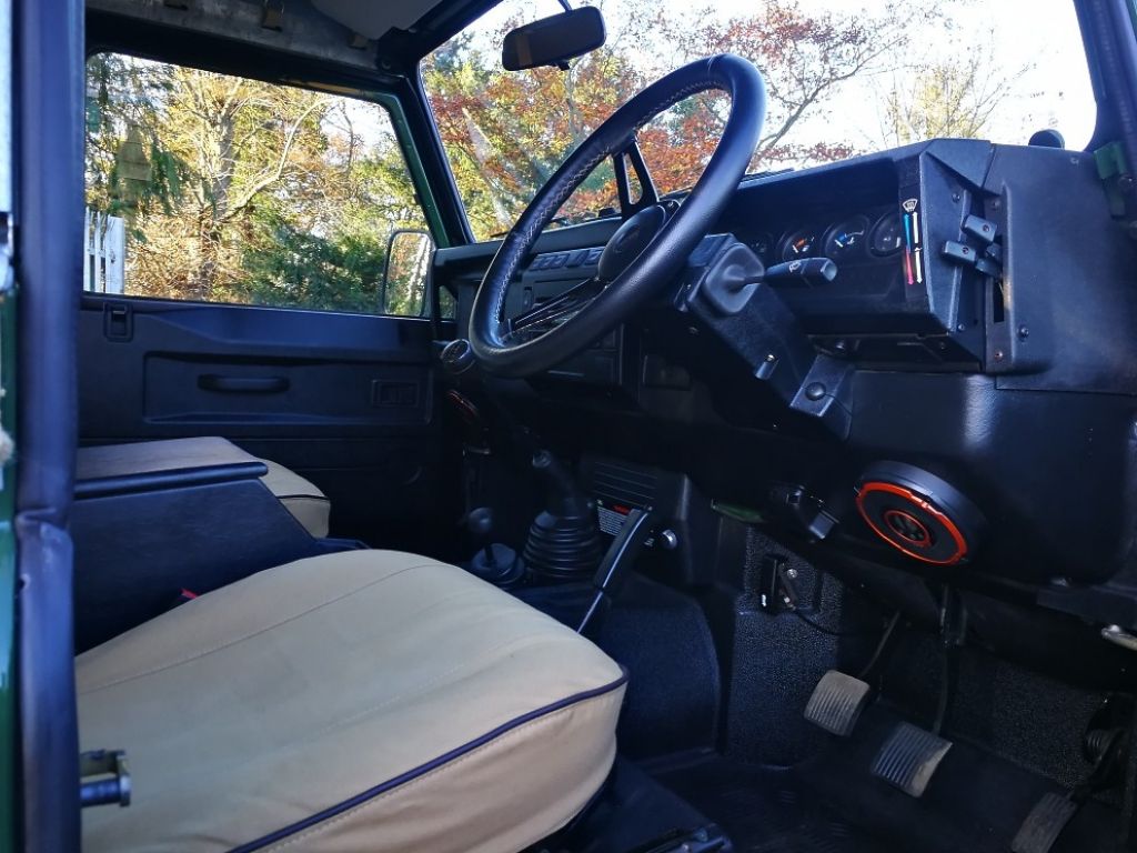 Used Land Rover Defender for sale - 76082959: Photo 16