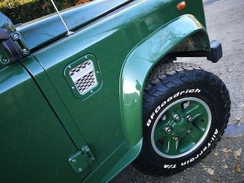 Used Land Rover Defender 2002 for sale - 75587578: Photo
