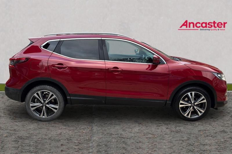 Used Nissan Qashqai 2017 for sale - 76744282: Photo 2