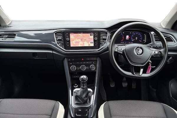 Used Volkswagen T-Roc 2018 for sale - 76234763: Photo 12