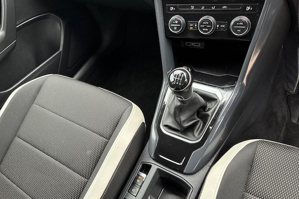 Used Volkswagen T-Roc 2018 for sale - 76234763: Photo 14