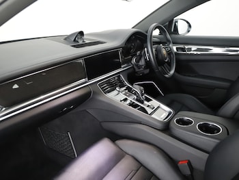Used Porsche Panamera 2023 for sale - 75895679: Photo