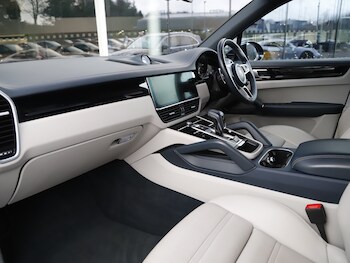 Used Porsche Cayenne 2021 for sale - 77691990: Photo