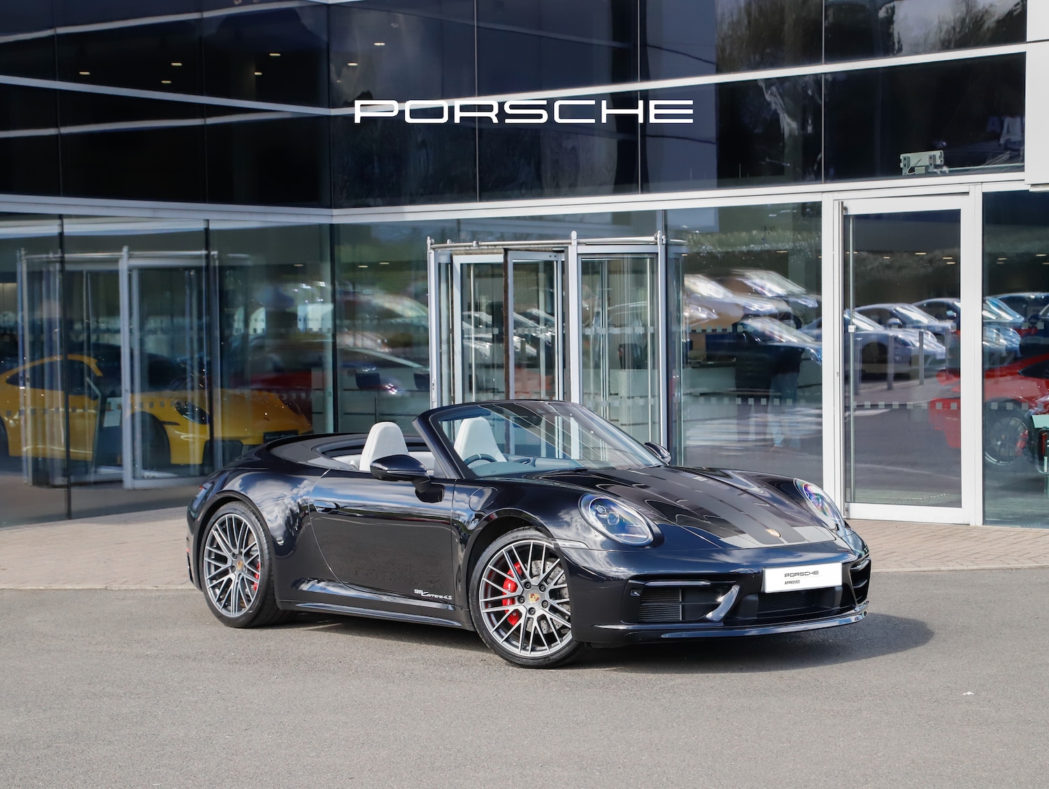 Used Porsche 911 2023 for sale - 78199842: Photo 2