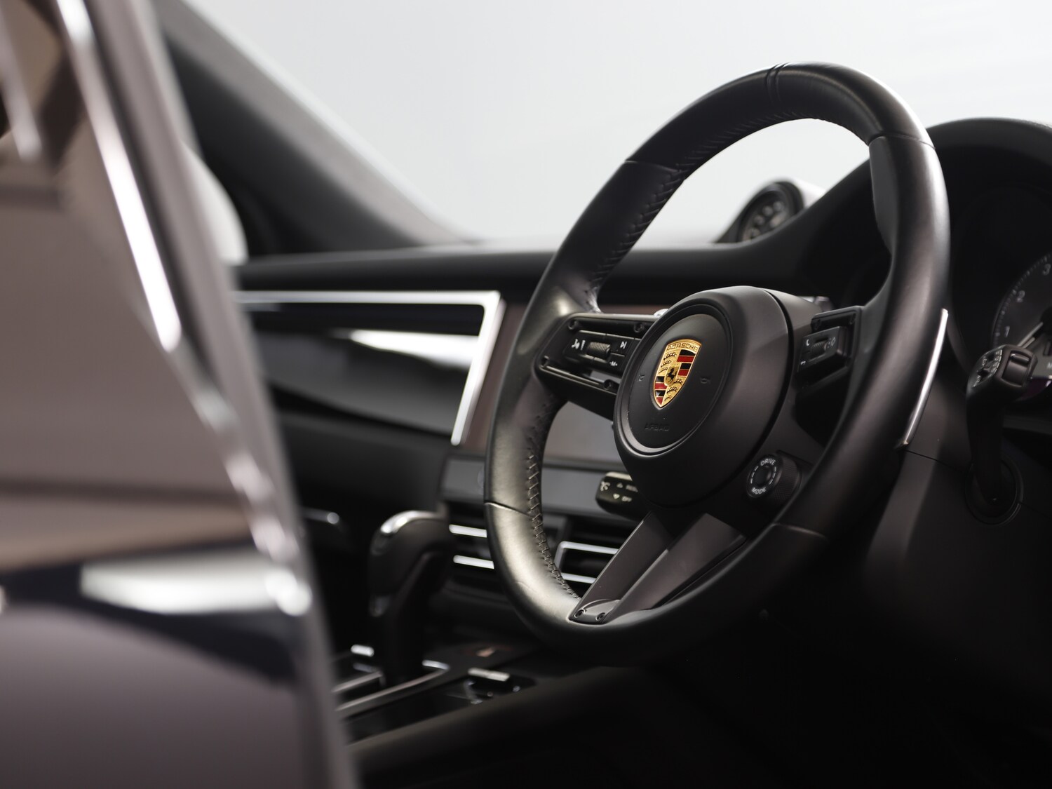 Used Porsche Macan 2022 for sale - 77582590: Photo 31