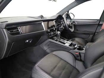 Used Porsche Macan 2024 for sale - 75895684: Photo