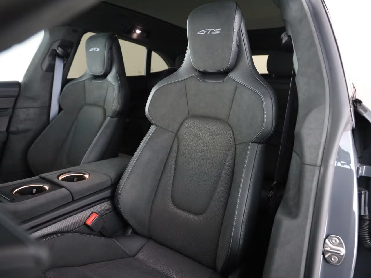 Used Porsche Taycan 2025 for sale - 76197124: Photo 20