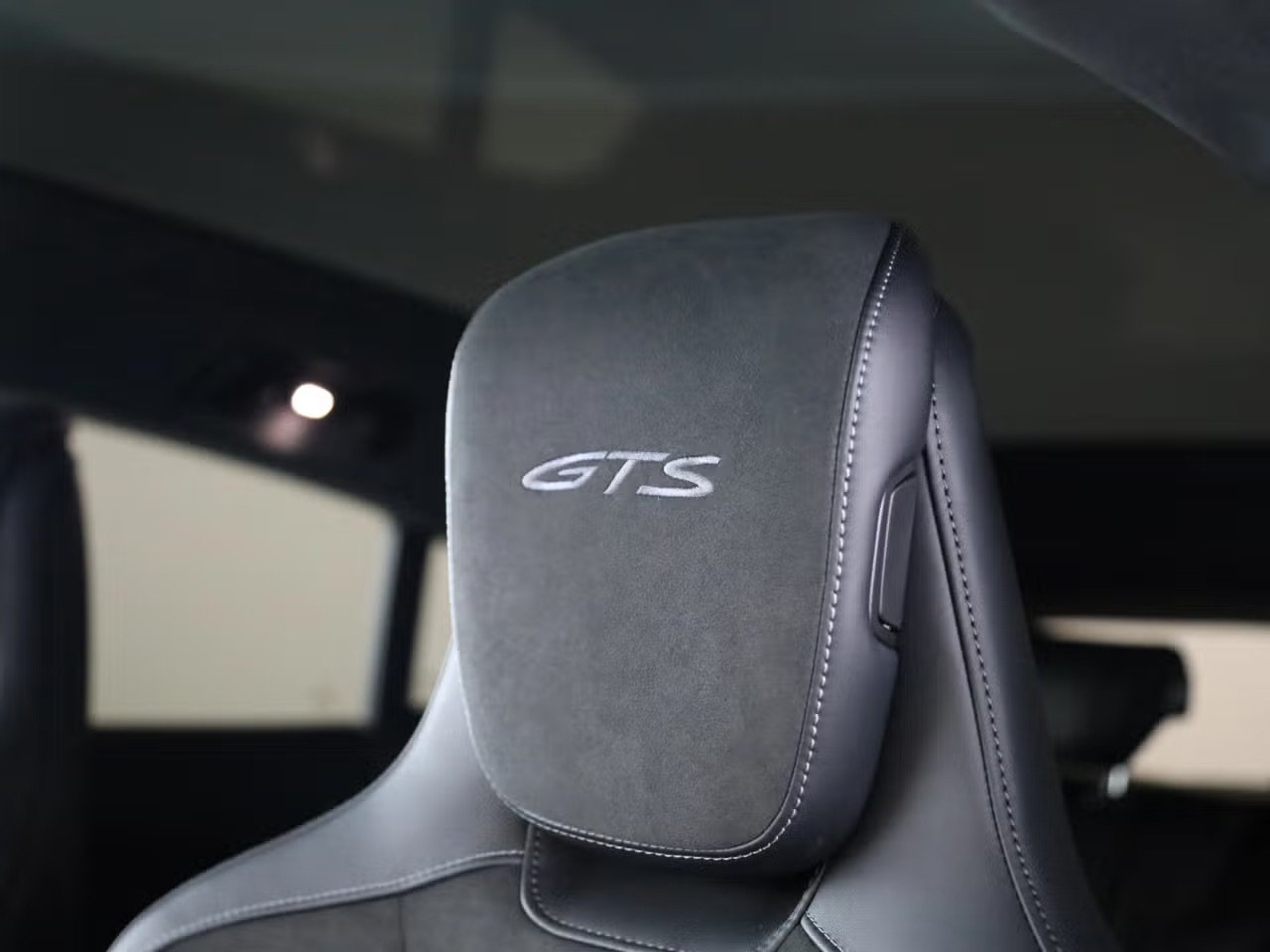 Used Porsche Taycan 2025 for sale - 76197124: Photo 27