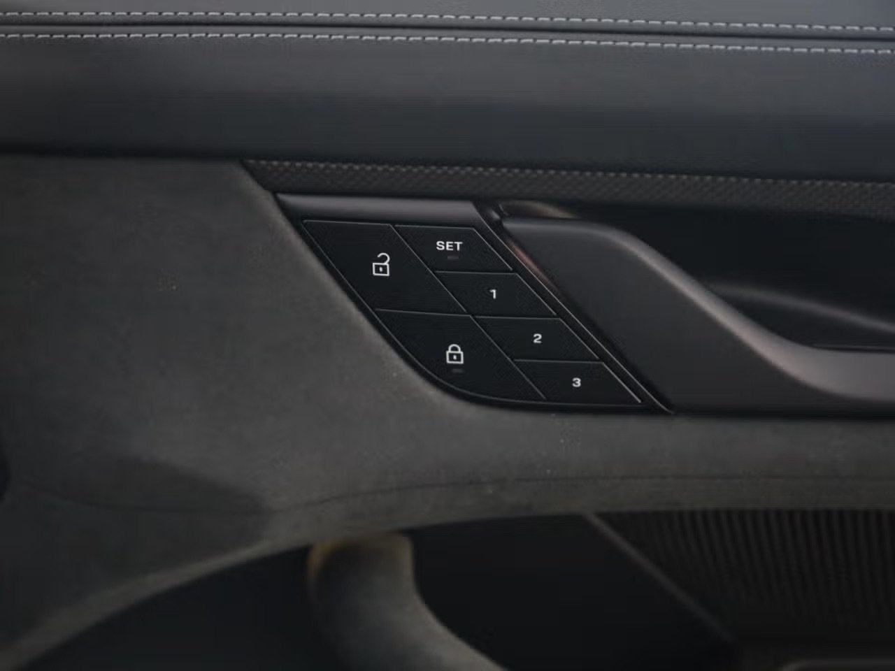 Used Porsche Taycan 2025 for sale - 76197124: Photo 39