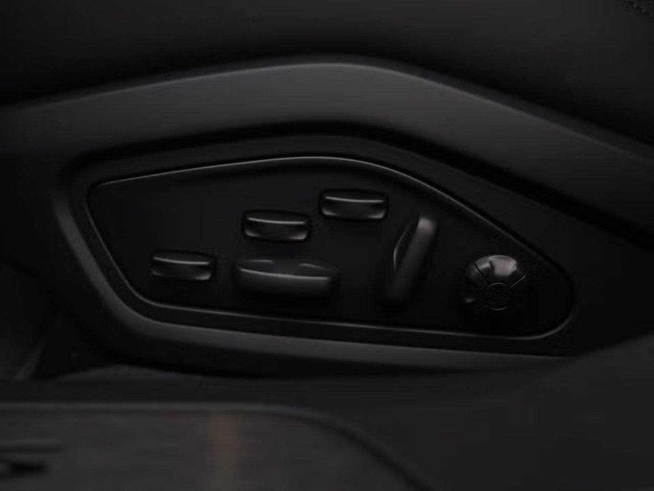 Used Porsche Taycan 2025 for sale - 76197124: Photo 41