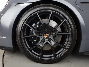 Used Porsche Taycan 2025 for sale - 76197124: Photo 4