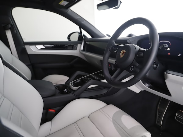 Used Porsche Cayenne 2024 for sale - 76303447: Photo 12