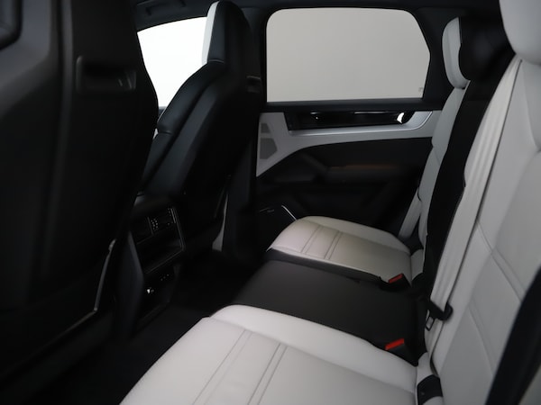 Used Porsche Cayenne 2024 for sale - 76303447: Photo 26