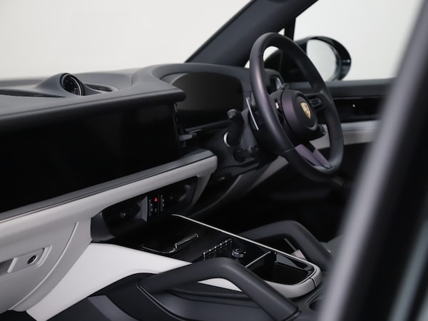 Used Porsche Cayenne 2024 for sale - 76303447: Photo 44