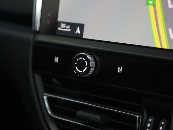 Used Porsche Macan 2025 for sale - 76184800: Photo 21