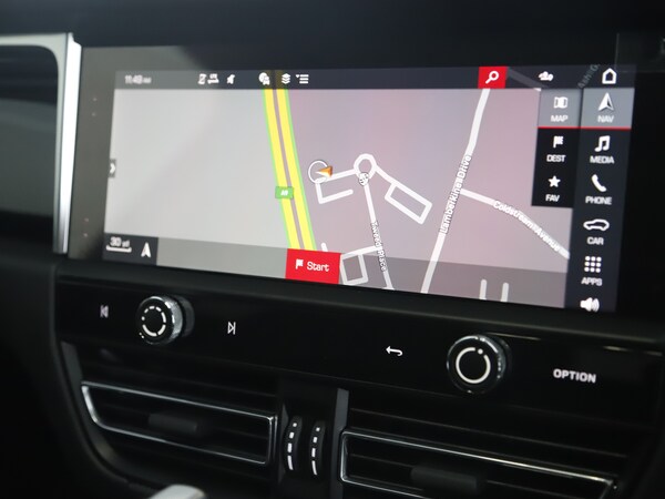 Used Porsche Macan 2025 for sale - 76184800: Photo 30