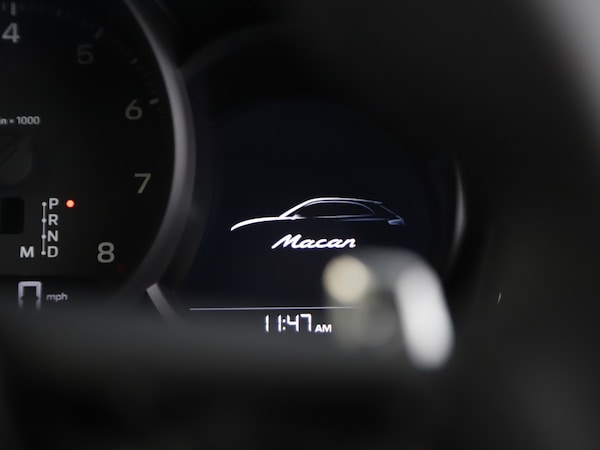 Used Porsche Macan 2025 for sale - 76184800: Photo 37