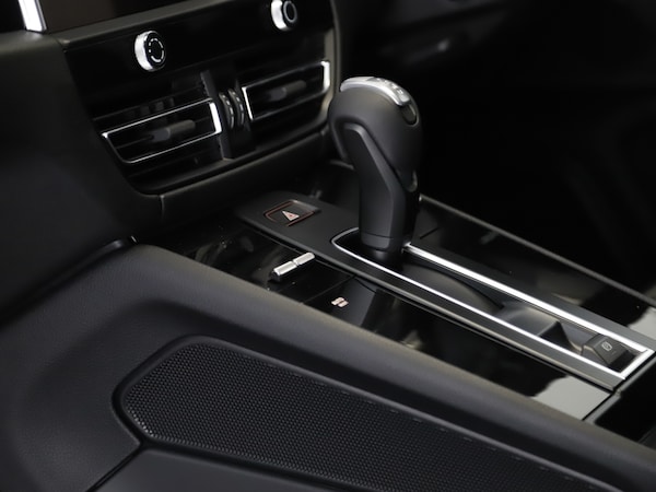 Used Porsche Macan 2025 for sale - 76184800: Photo 38