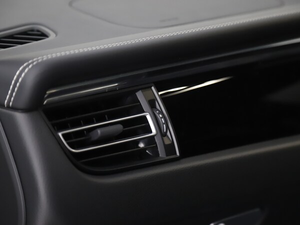 Used Porsche Macan 2025 for sale - 76184800: Photo 42