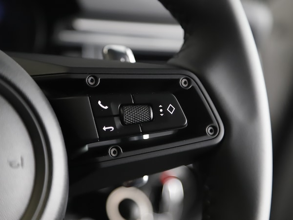 Used Porsche Macan 2025 for sale - 76184800: Photo 45