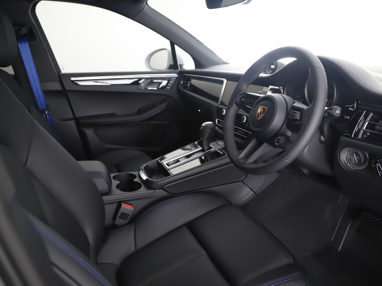 Used Porsche Macan 2025 for sale - 76416399: Photo 12