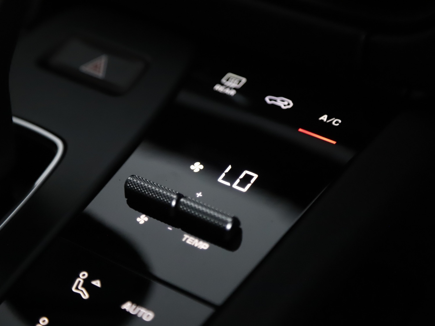 Used Porsche Macan 2025 for sale - 76416399: Photo 28