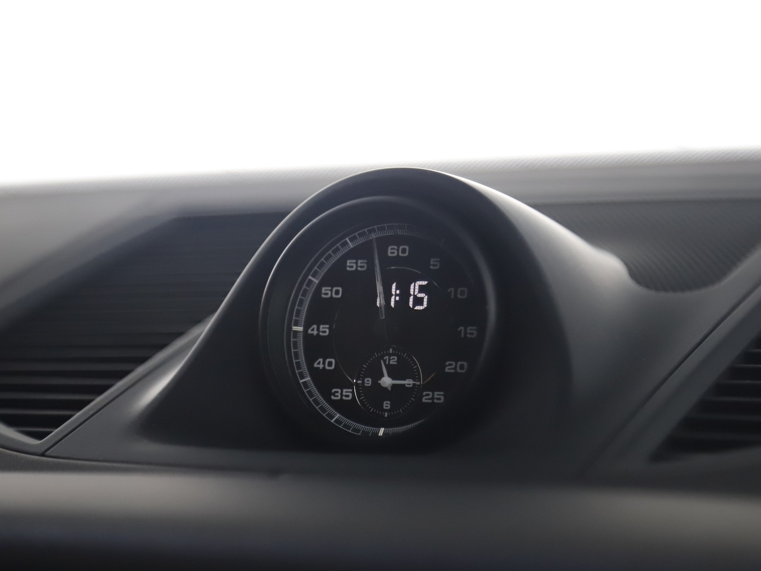 Used Porsche Macan 2025 for sale - 76416399: Photo 30