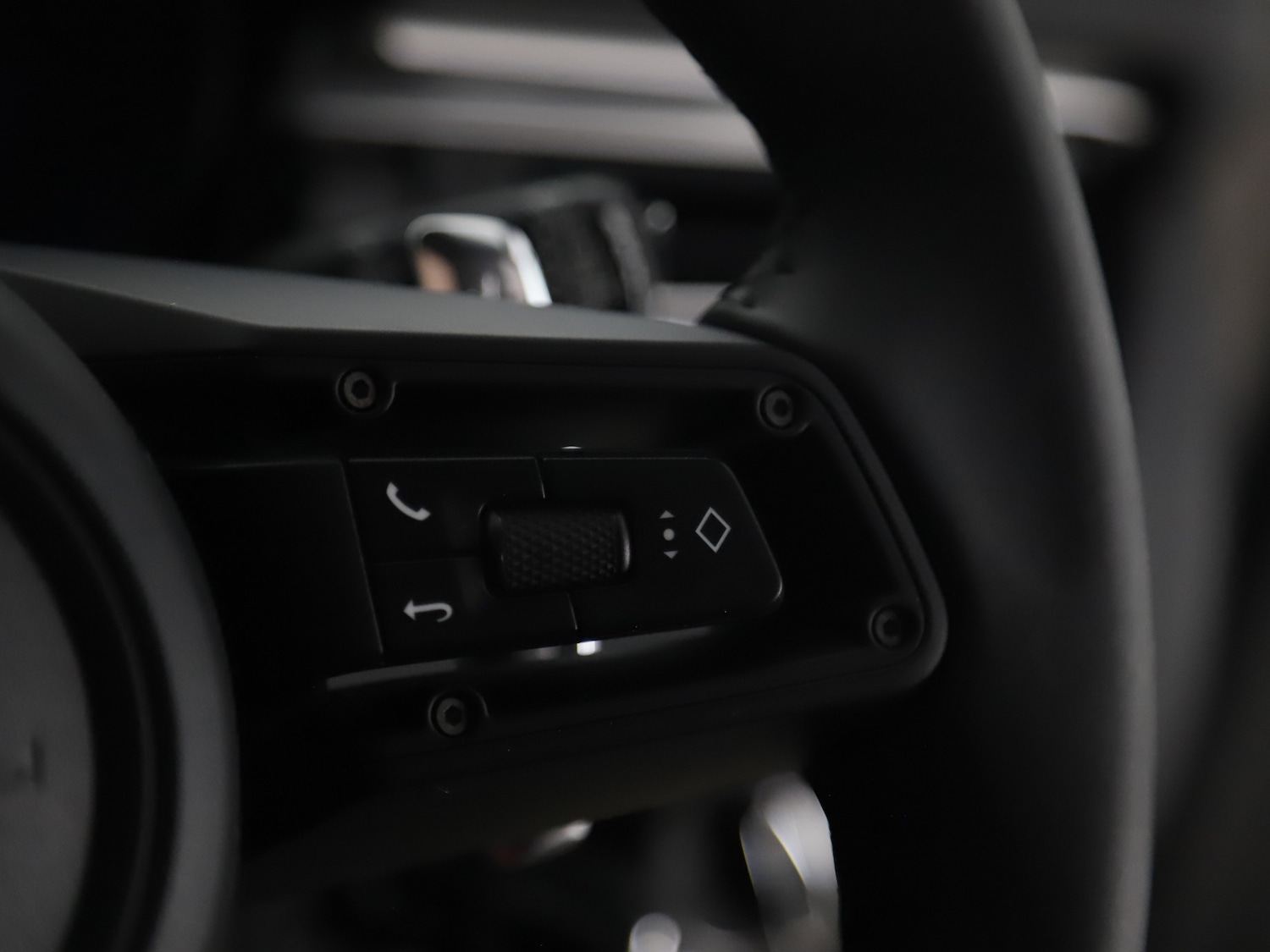 Used Porsche Macan 2025 for sale - 76416399: Photo 39