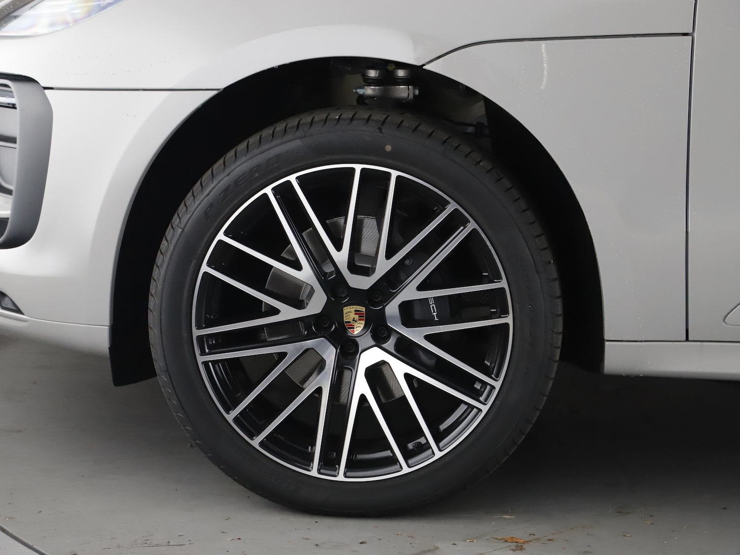 Used Porsche Macan 2025 for sale - 76416399: Photo 4