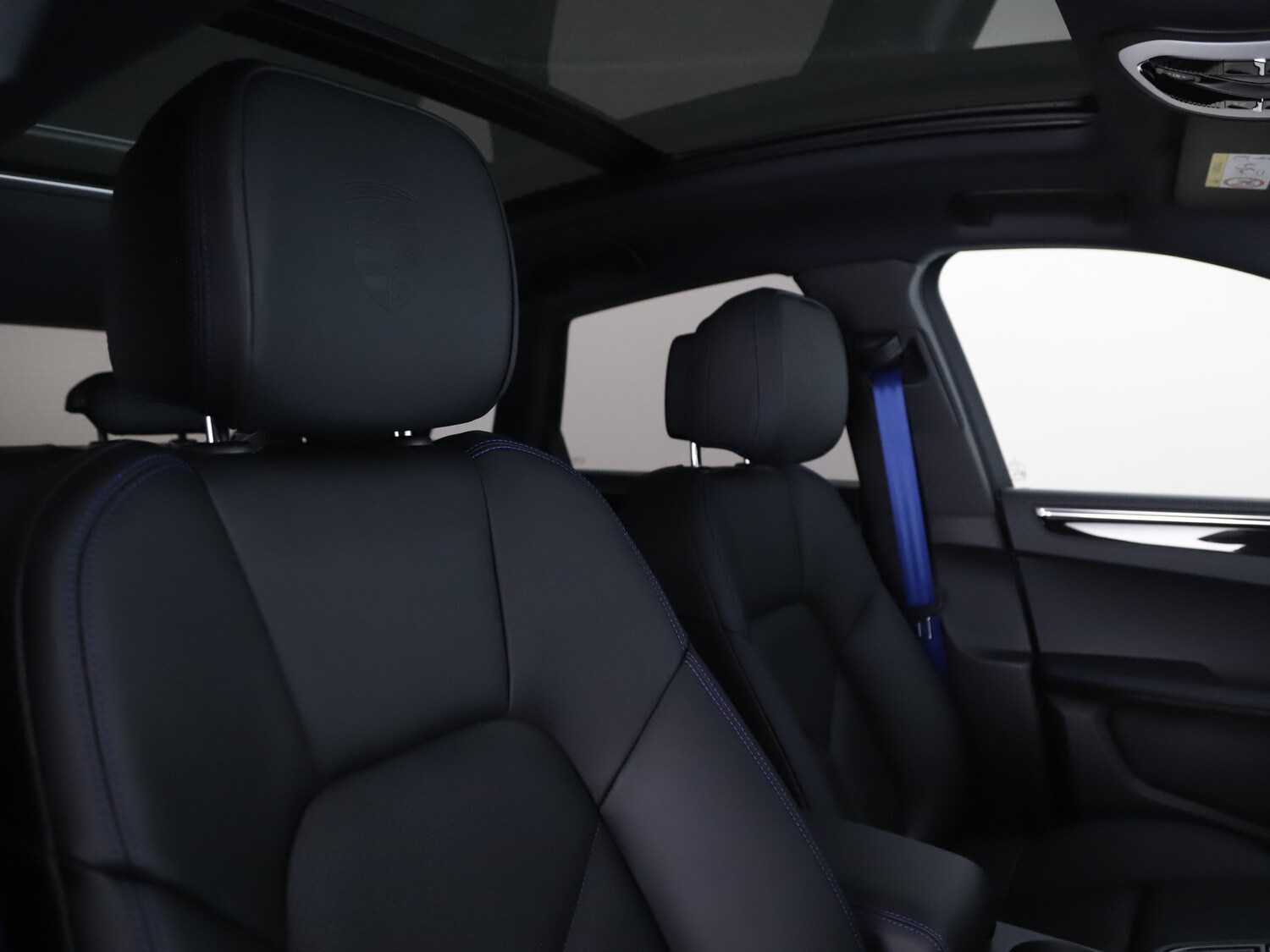 Used Porsche Macan 2025 for sale - 76416399: Photo 48