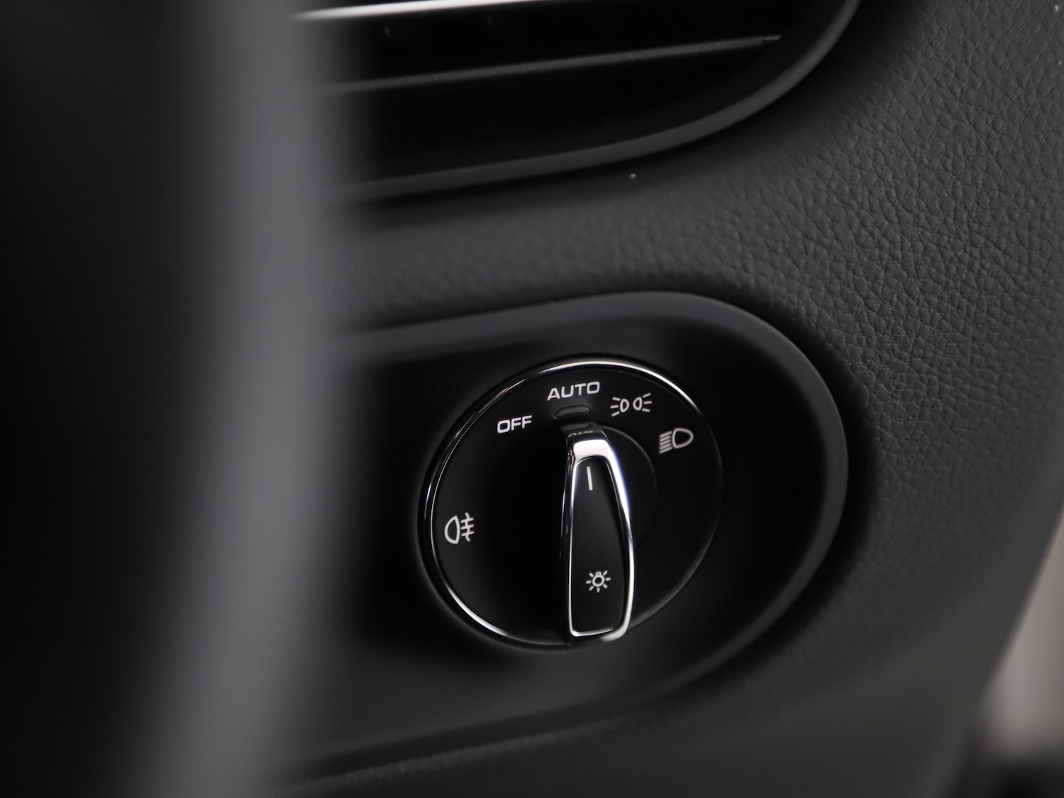 Used Porsche Macan 2025 for sale - 76416399: Photo 49