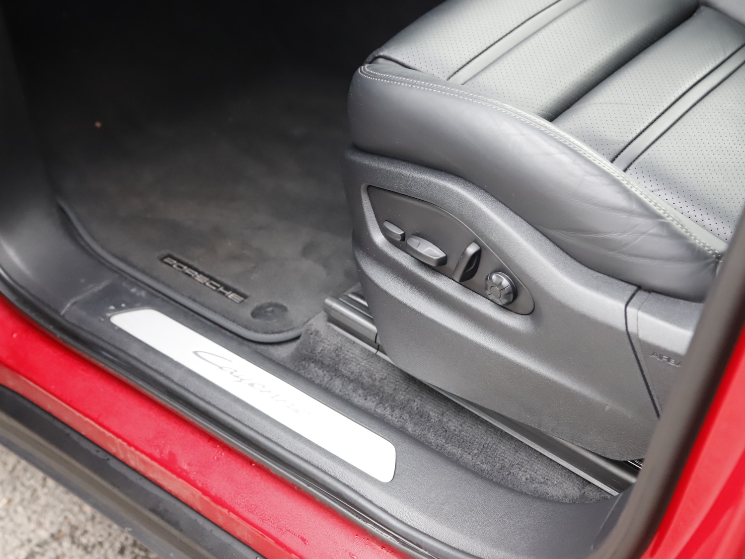 Used Porsche Cayenne 2024 for sale - 76557844: Photo 20