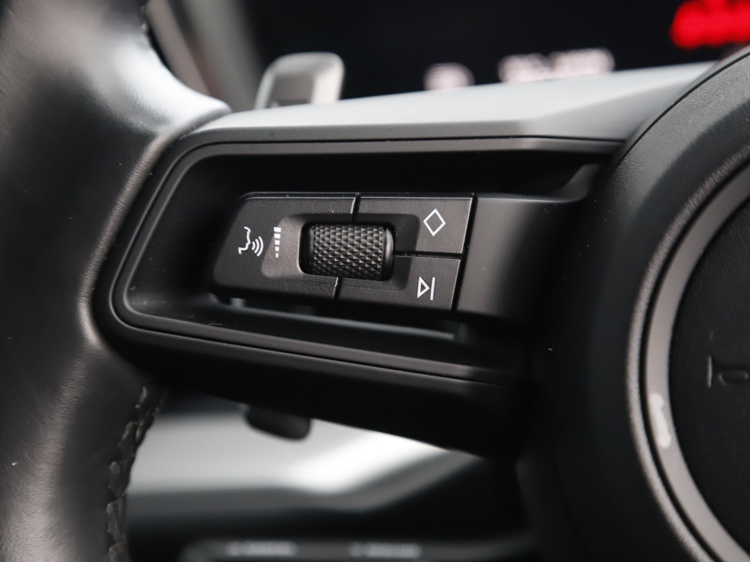 Used Porsche Cayenne 2024 for sale - 76557844: Photo 43