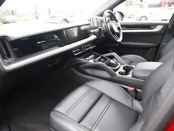 Used Porsche Cayenne 2024 for sale - 76557844: Photo