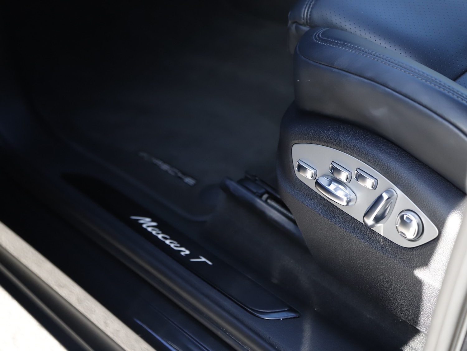 Used Porsche Macan 2023 for sale - 78029708: Photo 22