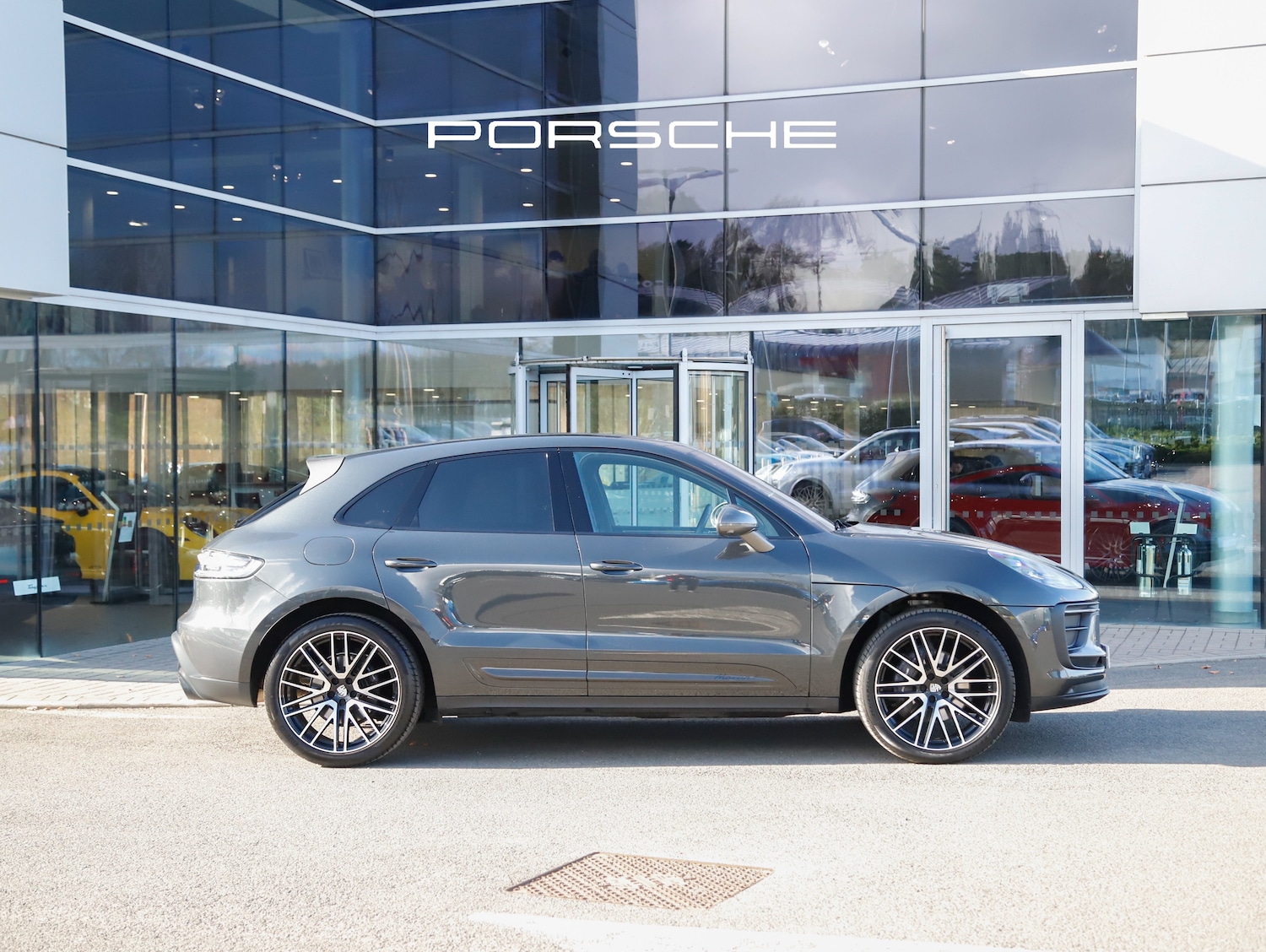Used Porsche Macan 2023 for sale - 78029708: Photo 9
