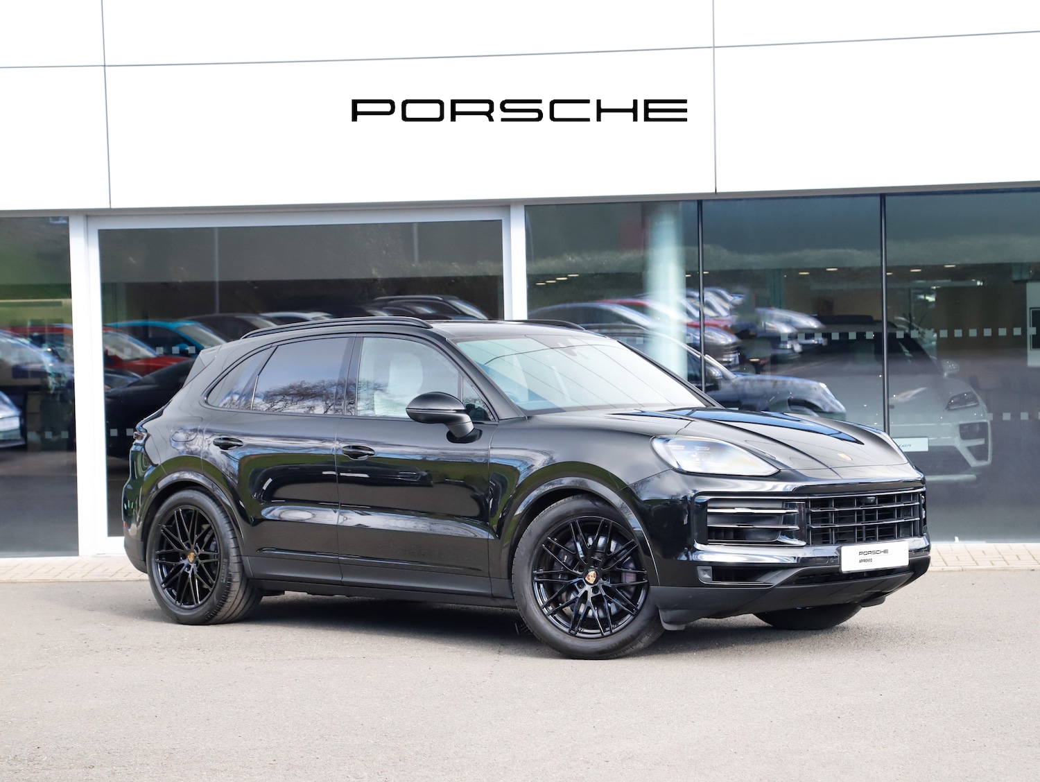 Used Porsche Cayenne 2024 for sale - 78016366: Photo 2