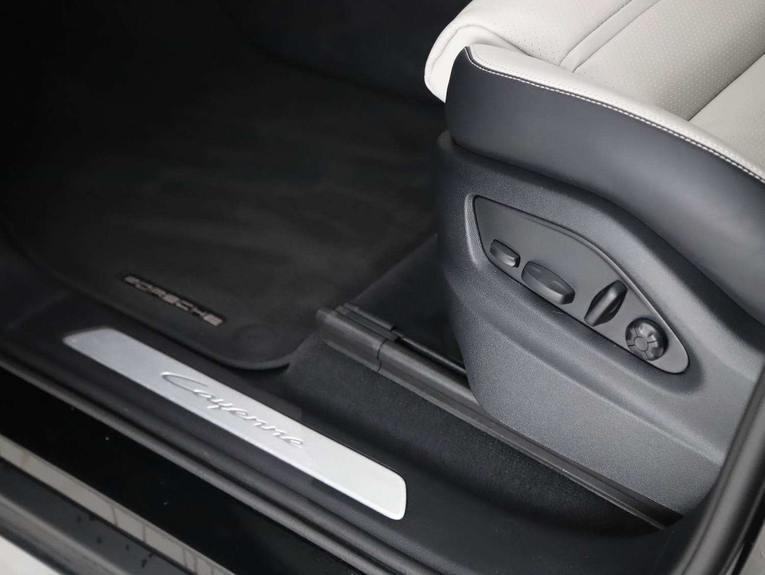 Used Porsche Cayenne 2024 for sale - 78016366: Photo 23