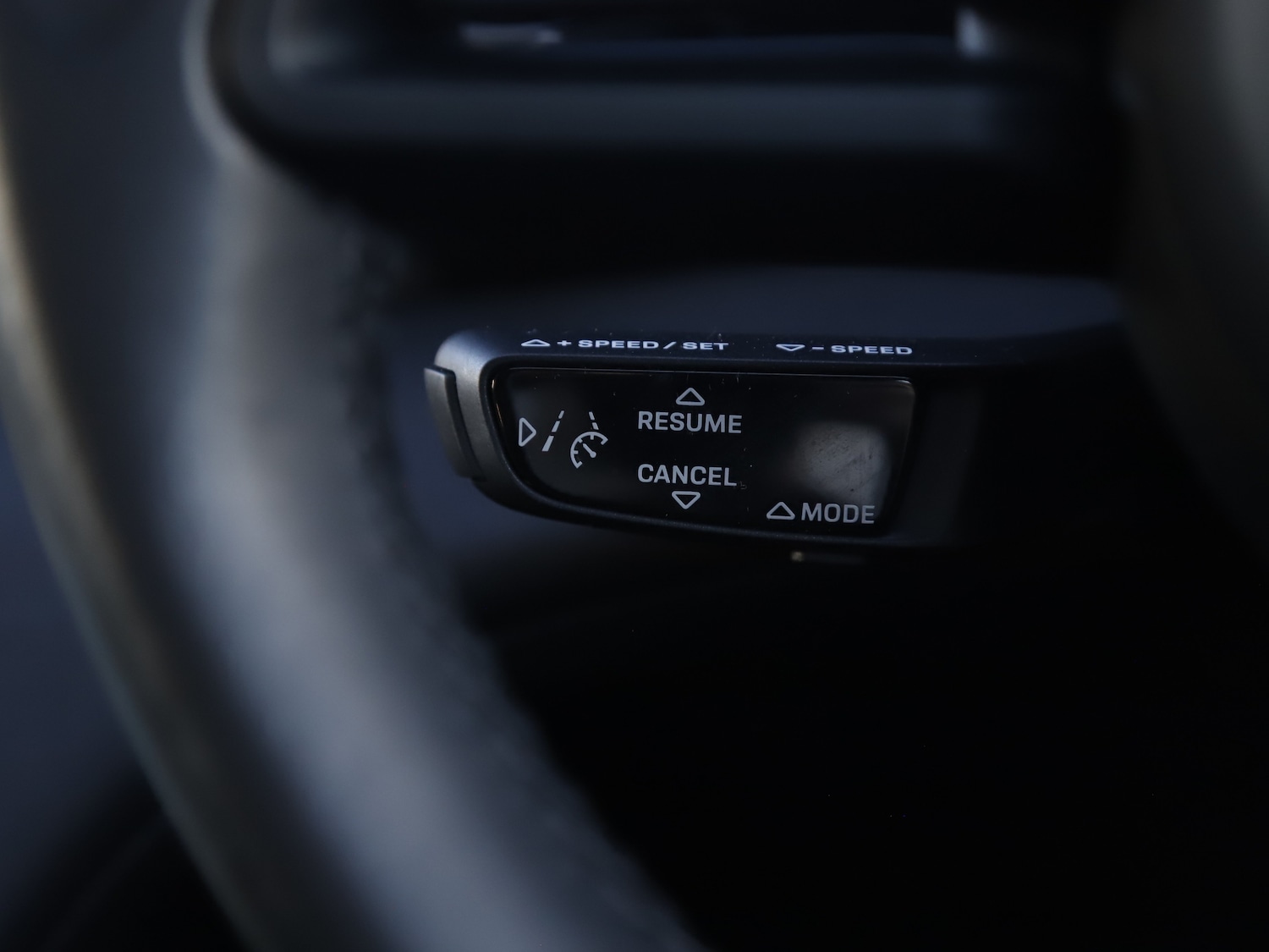 Used Porsche Taycan 2023 for sale - 77172401: Photo 10