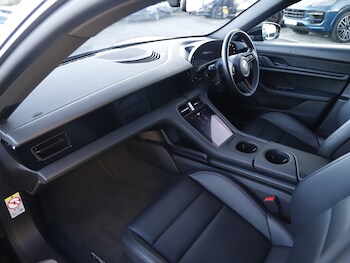 Used Porsche Taycan 2023 for sale - 77172401: Photo