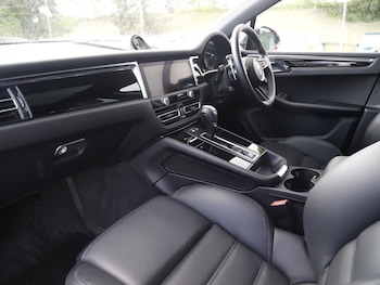 Used Porsche Macan 2023 for sale - 78875651: Photo