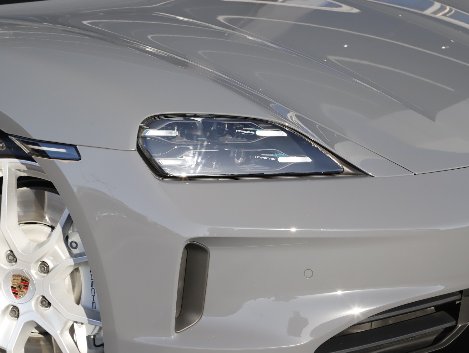 Used Porsche Taycan 2025 for sale - 78199841: Photo 15