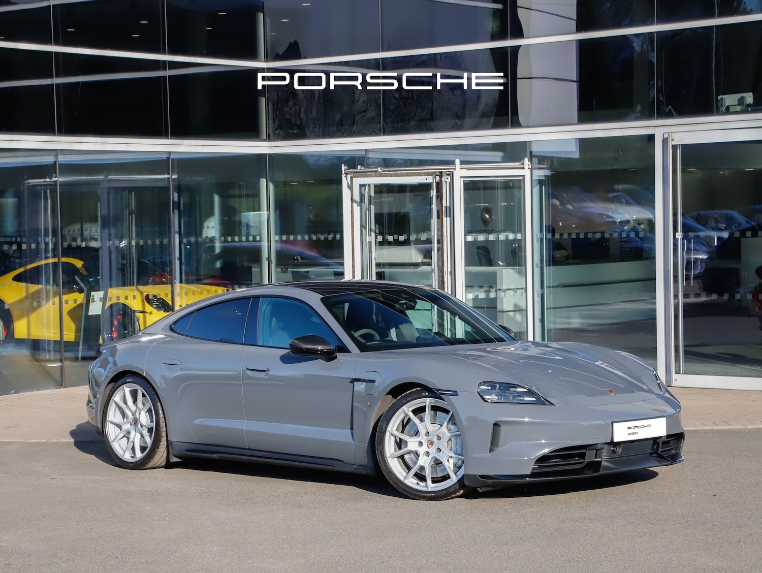 Used Porsche Taycan 2025 for sale - 78199841: Photo 2