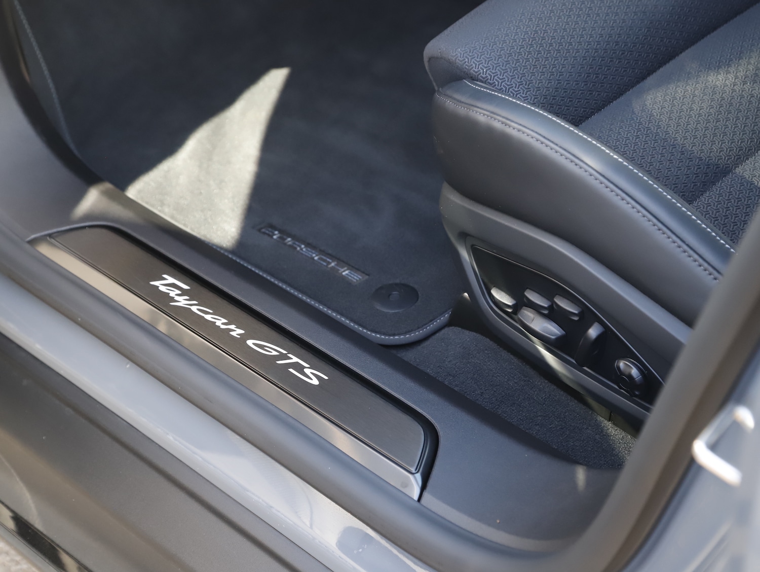 Used Porsche Taycan 2025 for sale - 78199841: Photo 23