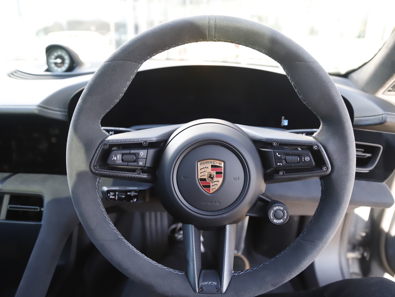 Used Porsche Taycan 2025 for sale - 78199841: Photo 29