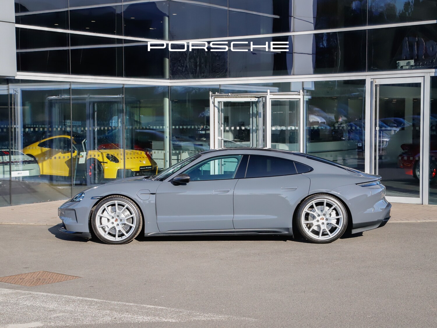 Used Porsche Taycan 2025 for sale - 78199841: Photo 6
