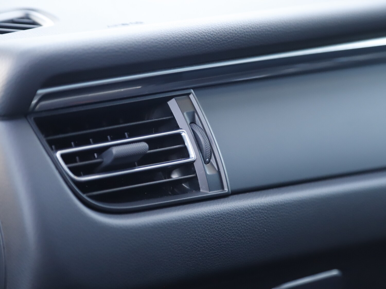 Used Porsche Macan 2024 for sale - 76481270: Photo 13