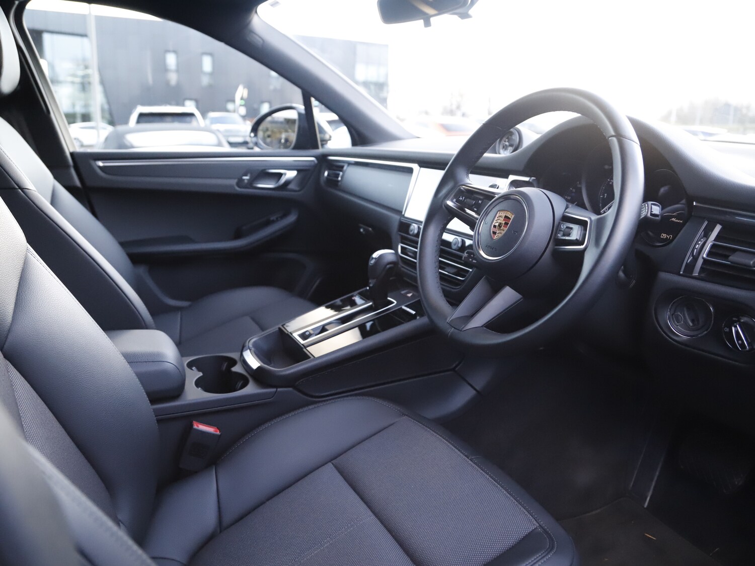 Used Porsche Macan 2024 for sale - 76481270: Photo 18