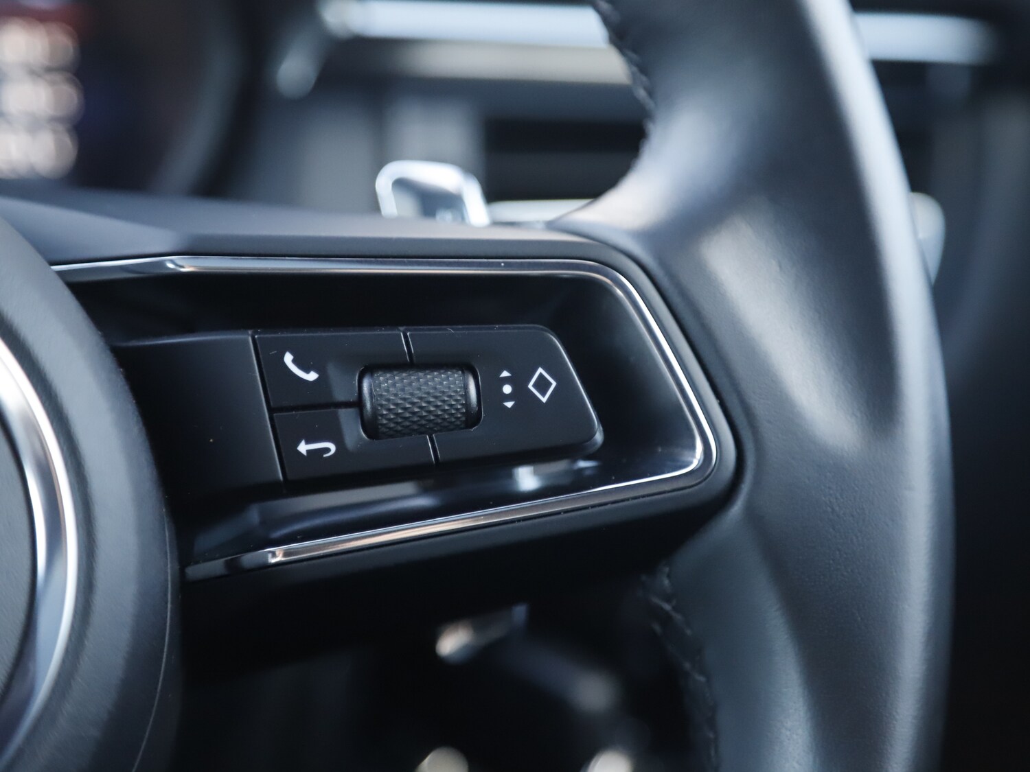 Used Porsche Macan 2024 for sale - 76481270: Photo 35