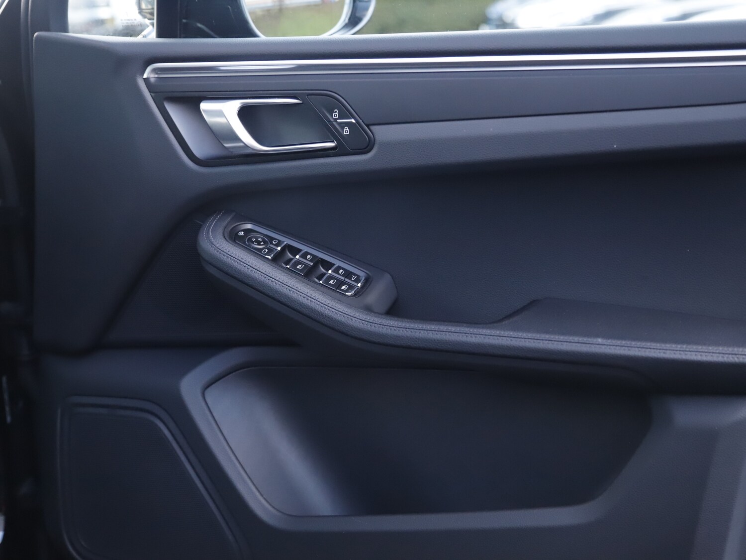 Used Porsche Macan 2024 for sale - 76481270: Photo 36